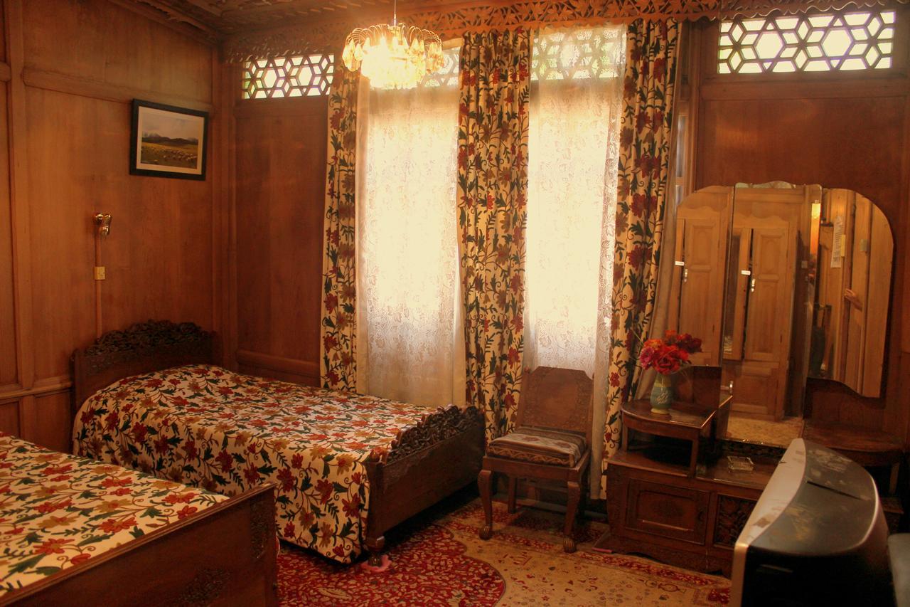 Morning Star Group Of Houseboats Hotel ศรีนาการ์ ภายนอก รูปภาพ