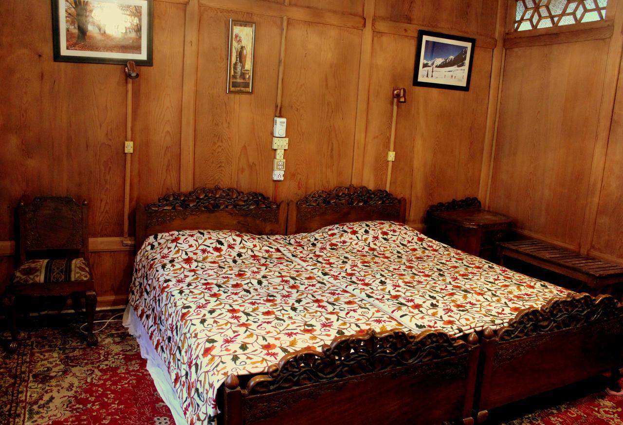 Morning Star Group Of Houseboats Hotel ศรีนาการ์ ภายนอก รูปภาพ